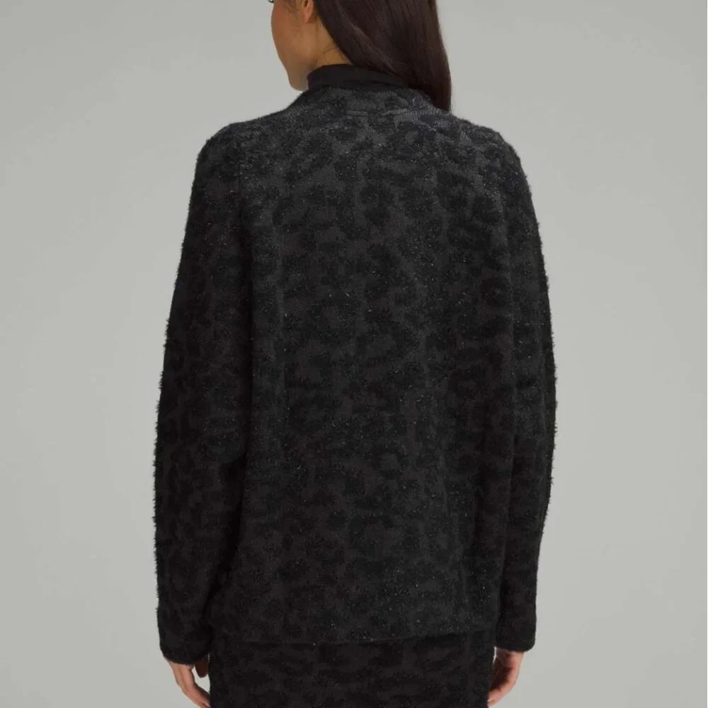 Lululemon Jacquard Cardigan Knit Leopard Graphite Grey Black Merino Wool XS - Picture 5 of 11